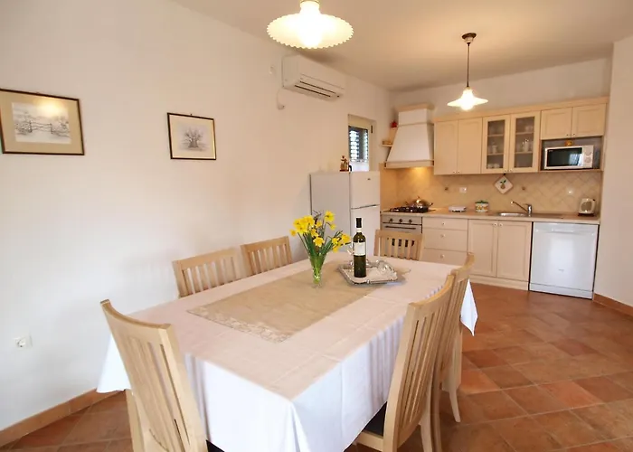 Mirela By Interhome Trget